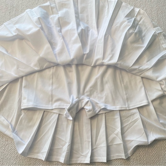Alo Yoga White Varsity Tennis Skirt size large - Picture 6 of 6